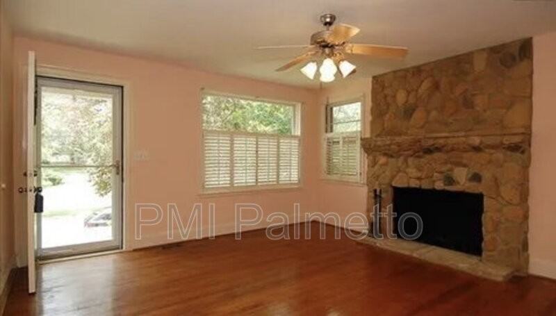 1005 Wando St - Photo 2 of 14