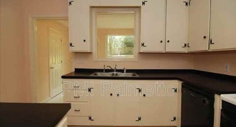 1005 Wando St - Photo 4 of 14