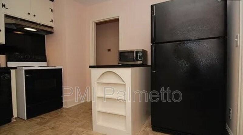 1005 Wando St - Photo 5 of 14