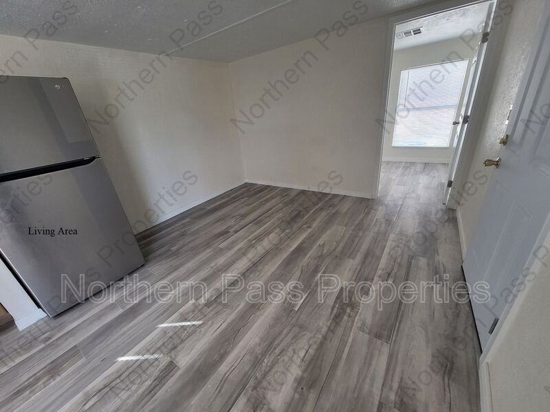 7143 N Loop Dr #E - Photo 2 of 12