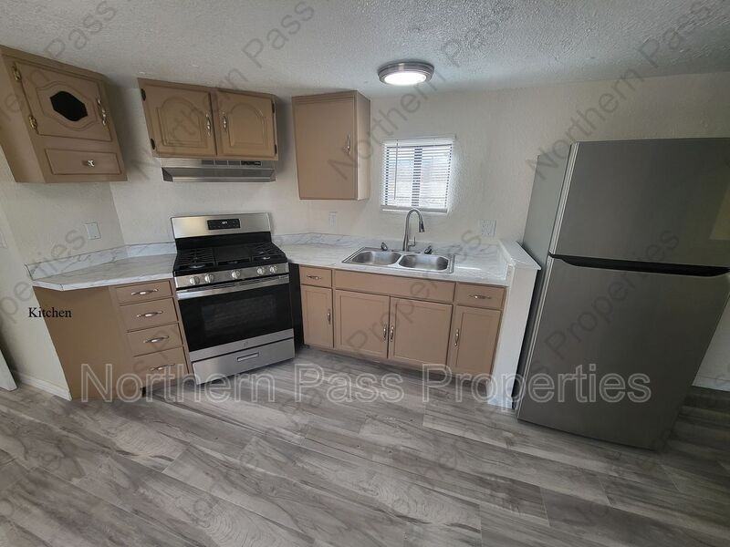 7143 N Loop Dr #E - Photo 3 of 12