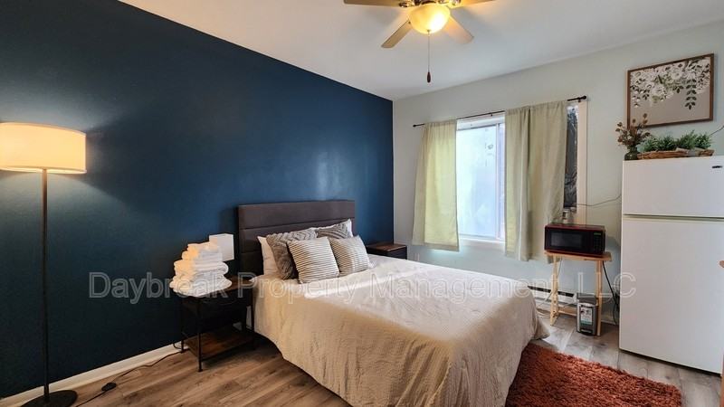 1258 10th St N - Photo 2 of 5