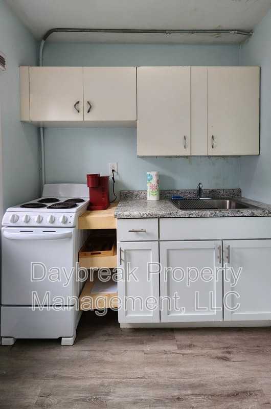 1258 10th St N - Photo 4 of 5