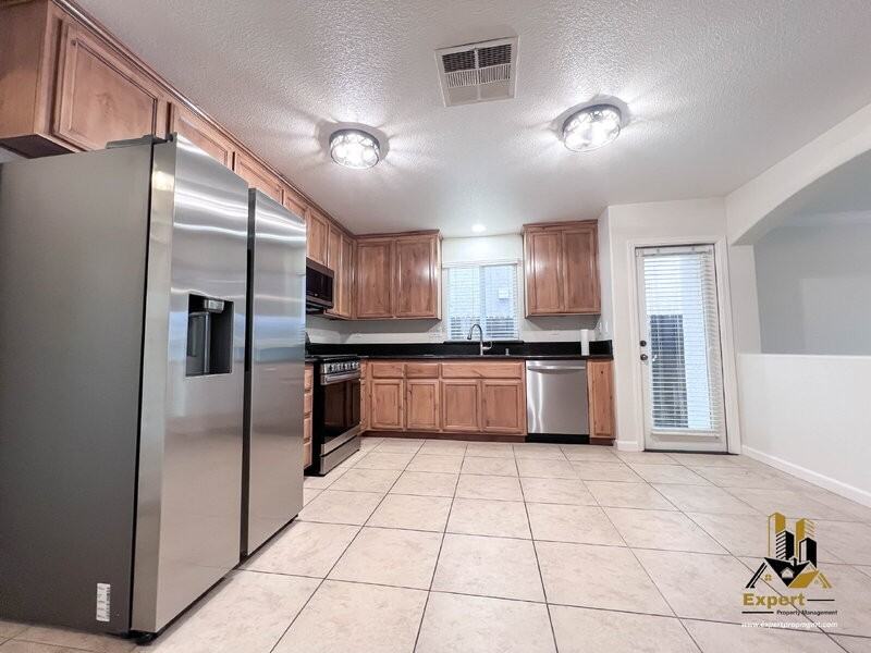 224 Loon Lake Ct - Photo 7 of 20