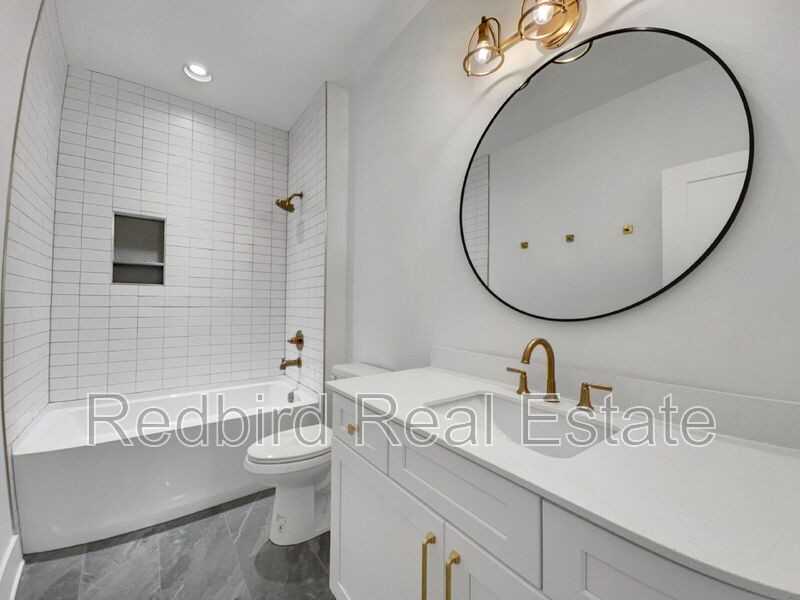 2048 Mckinley St - Photo 6 of 27