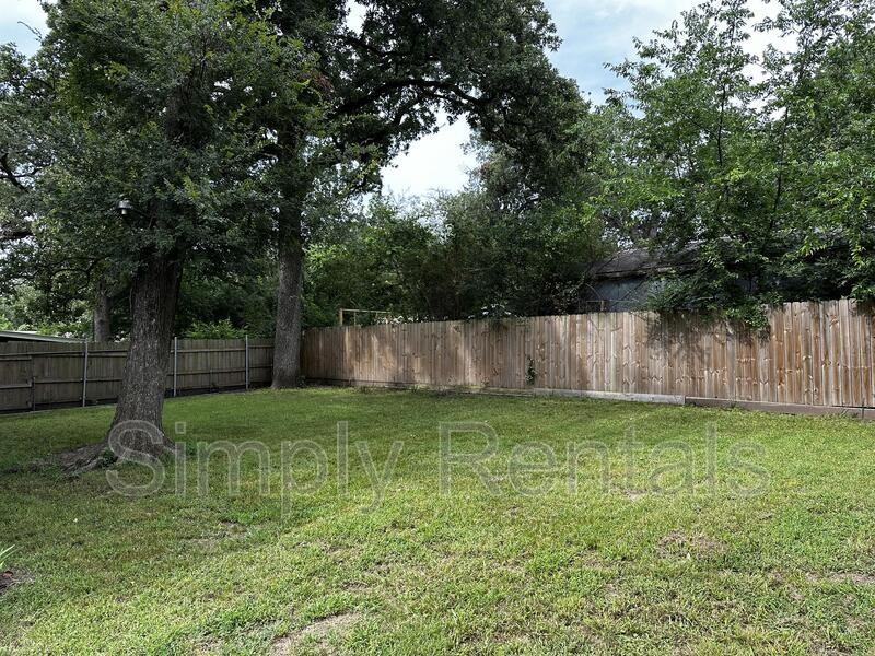 906 Kingston Rd - Photo 2 of 21
