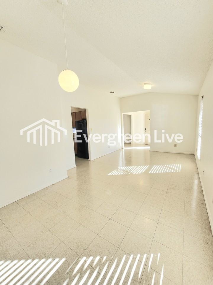 2102 Santa Clara Ct - Photo 5 of 21