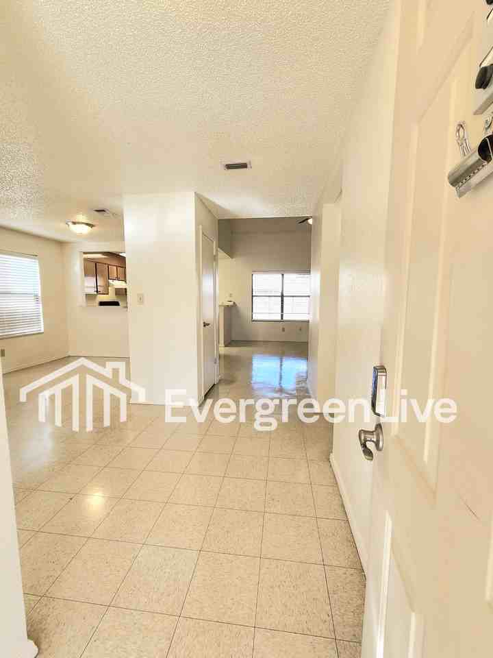 2312 Sandia Ct - Photo 2 of 22