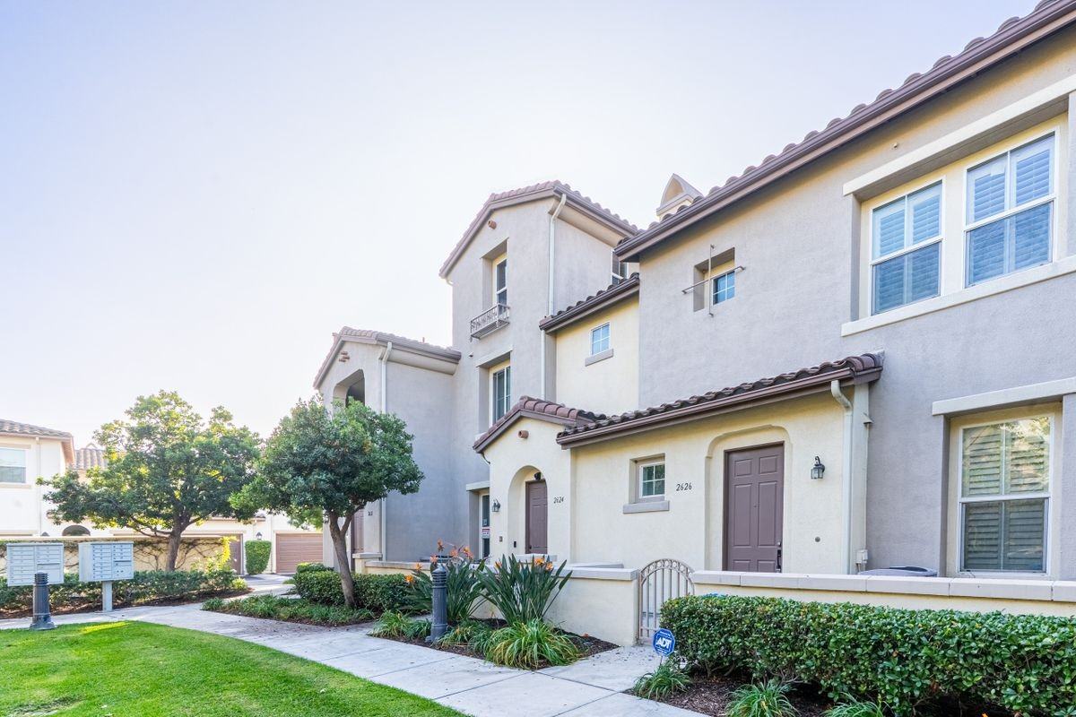 2626 W Madison Cir - Photo 2 of 36