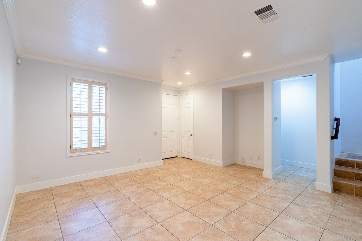 2626 W Madison Cir - Photo 4 of 36