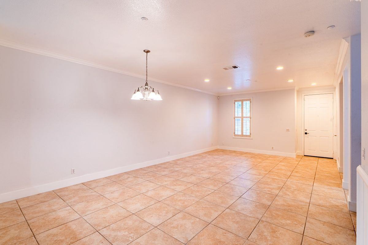 2626 W Madison Cir - Photo 5 of 36