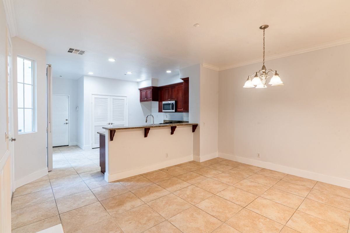 2626 W Madison Cir - Photo 6 of 36