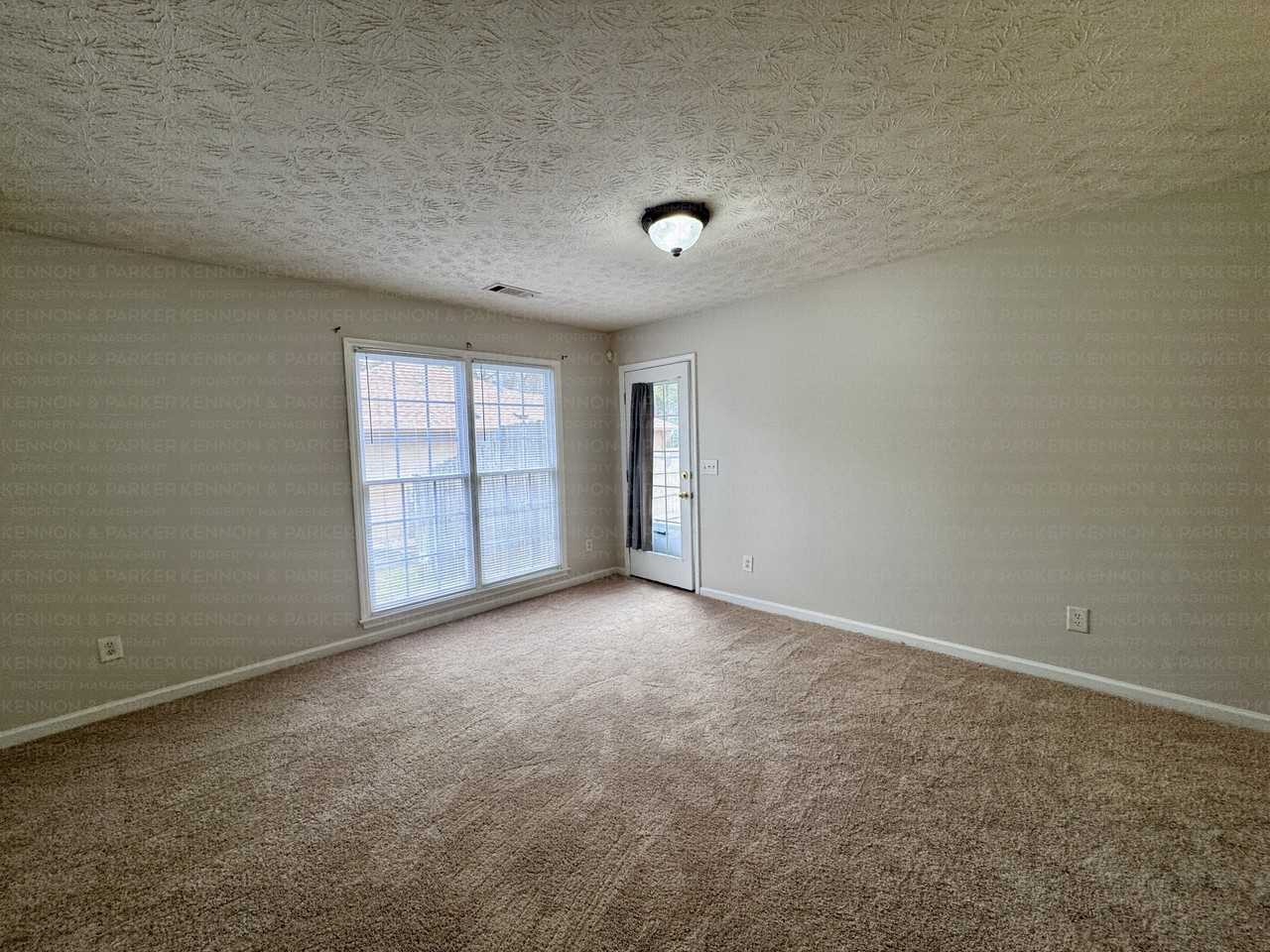 6053 N Pointe Dr - Photo 2 of 14