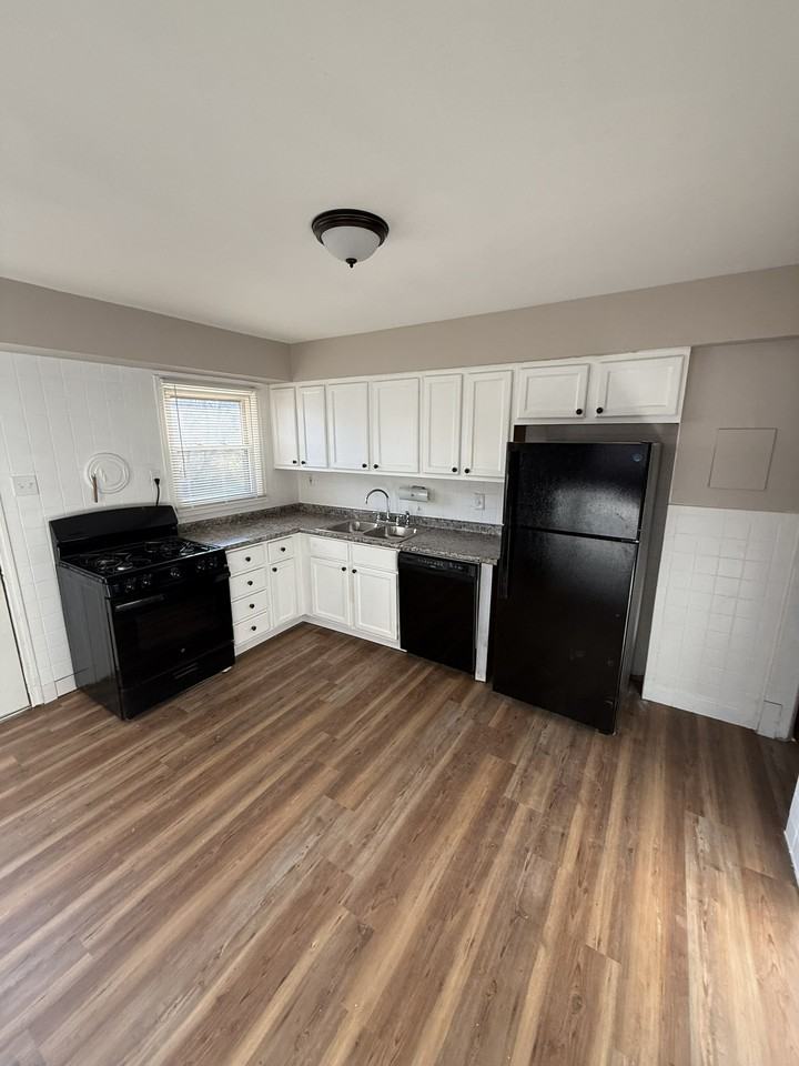 335 Saint Eugene Ln - Photo 3 of 19