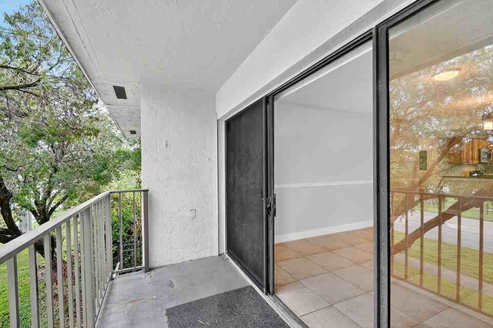 1400 Windorah Way #G - Photo 2 of 8