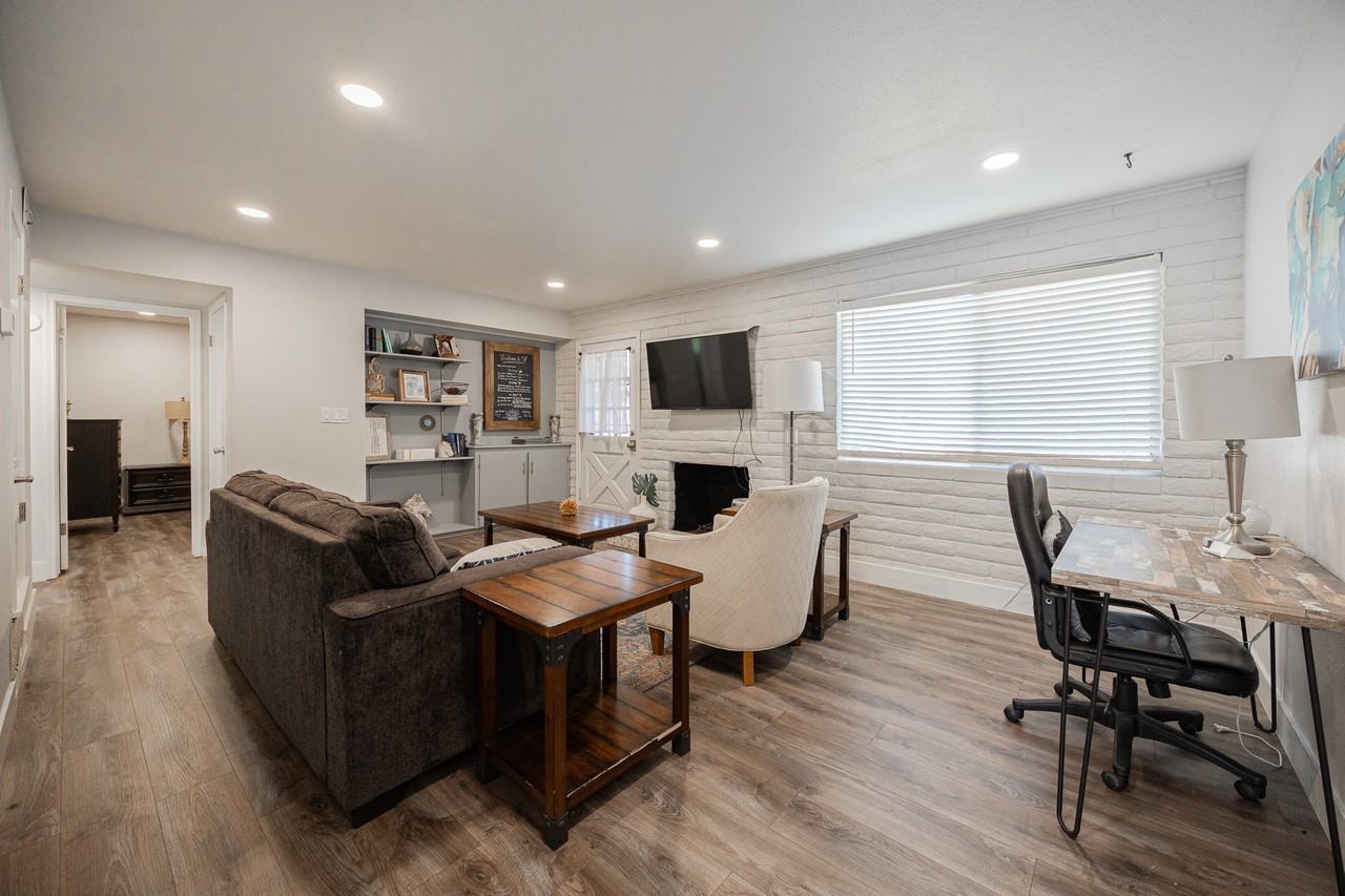 3031 S Rural Rd #9 - Photo 6 of 22