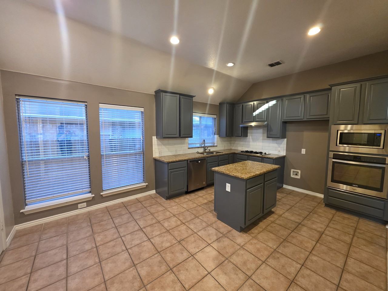 8209 Bulrush Dr - Photo 4 of 18