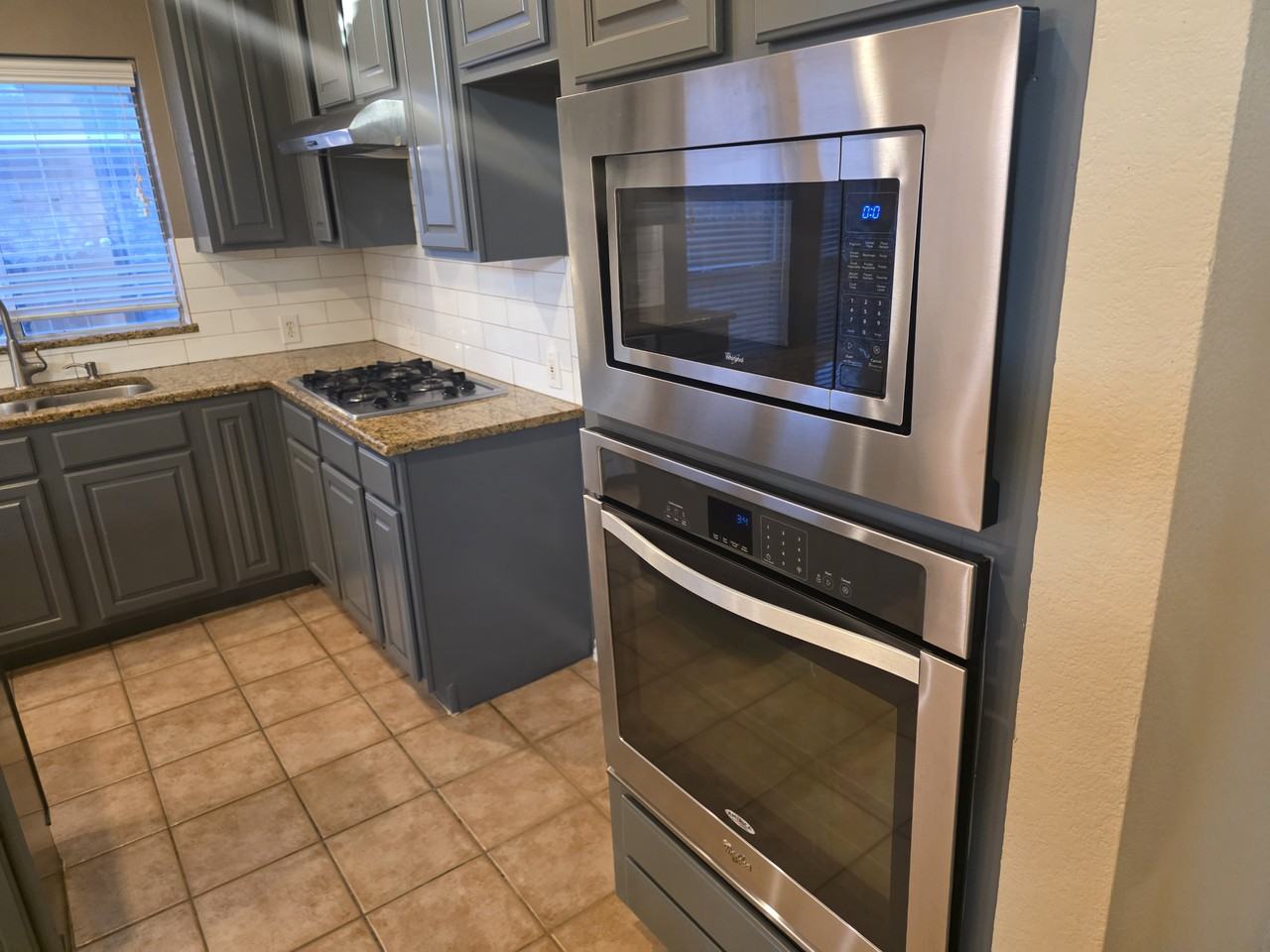 8209 Bulrush Dr - Photo 5 of 18