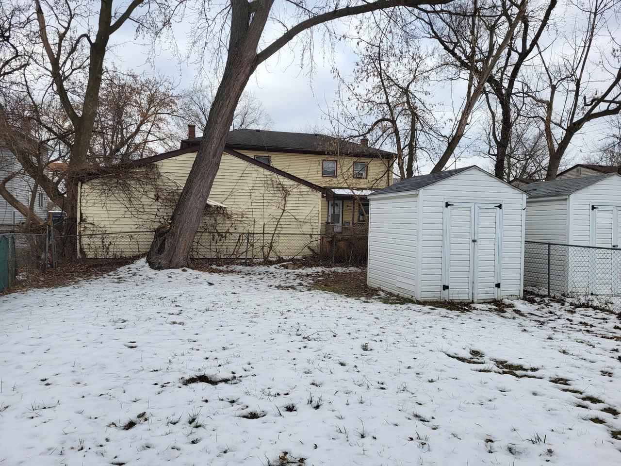 32153 Genessee St - Photo 2 of 11