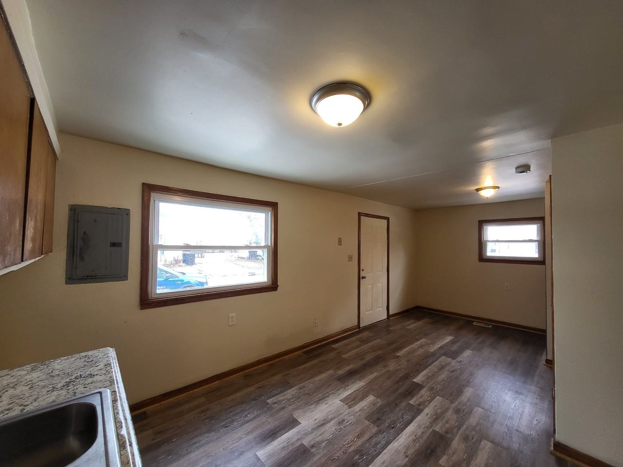 32153 Genessee St - Photo 4 of 11