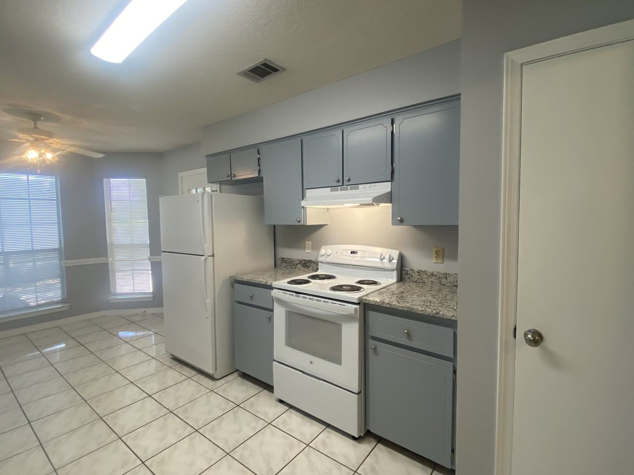 19 Winfield Way - Photo 4 of 50