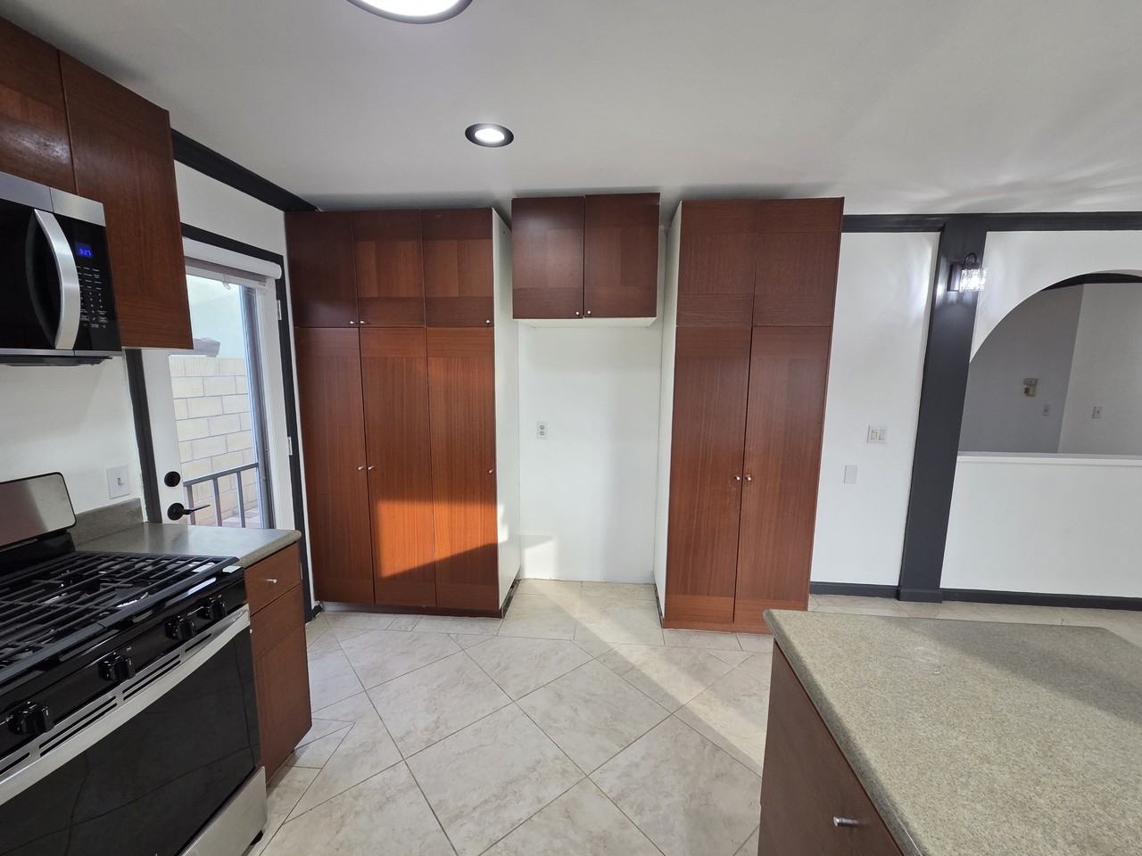 16732 Busby Ln - Photo 7 of 29