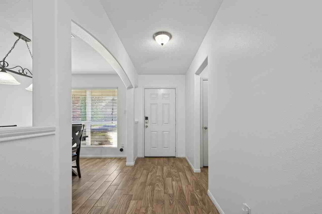 9931 Chimney Swift Ln - Photo 7 of 26