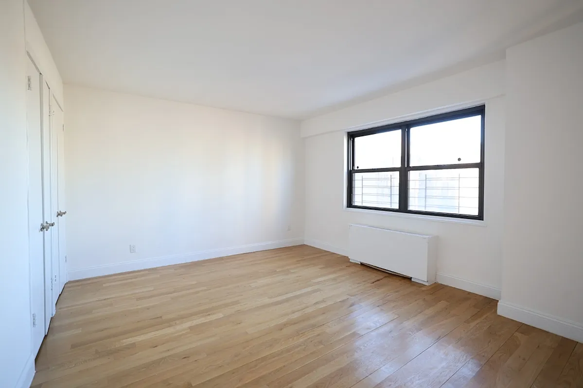 305 E 86th St #19ME - Photo 3 of 6