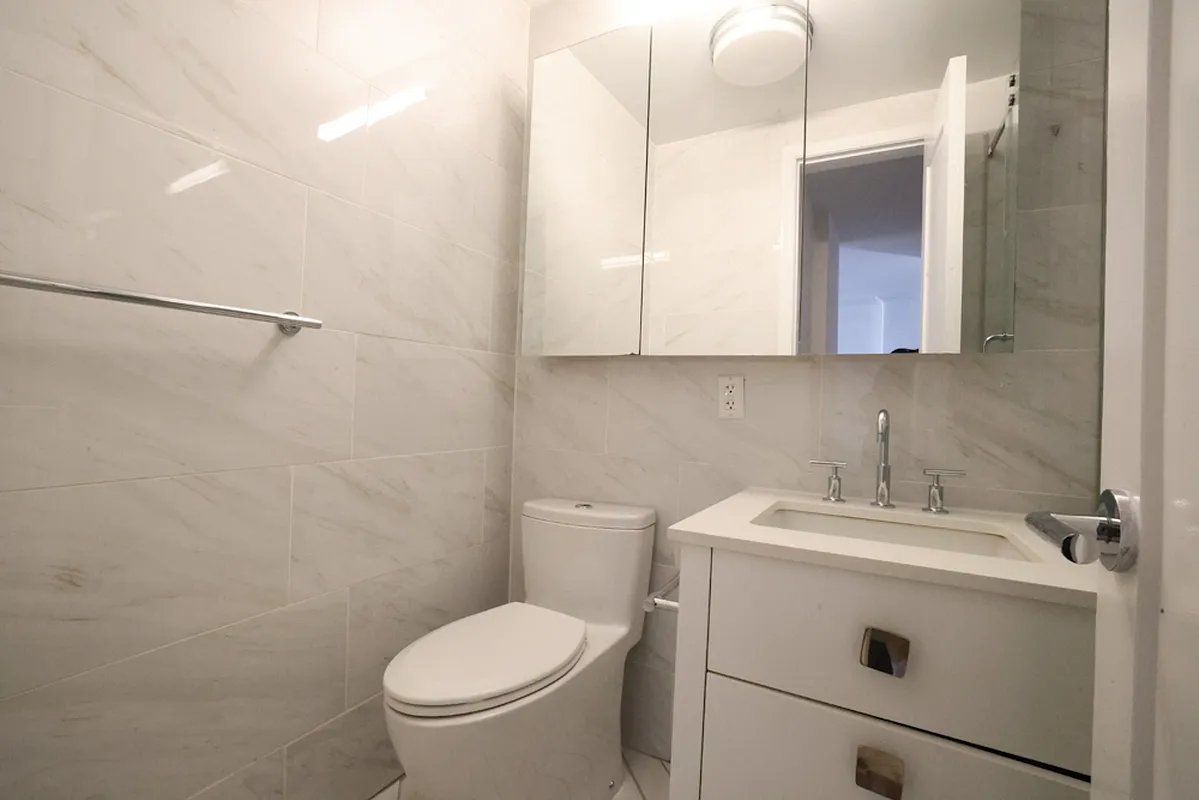 305 E 86th St #19ME - Photo 5 of 6