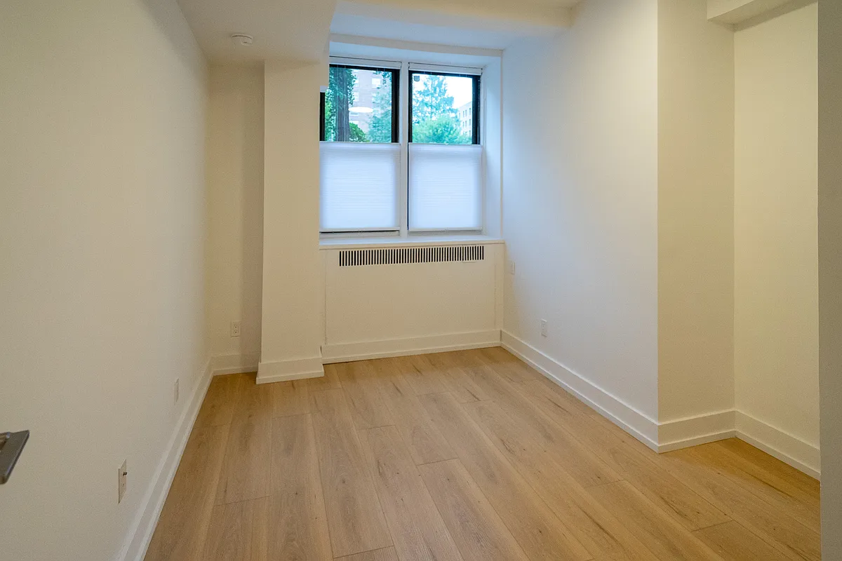 3111 Broadway #A - Photo 2 of 8