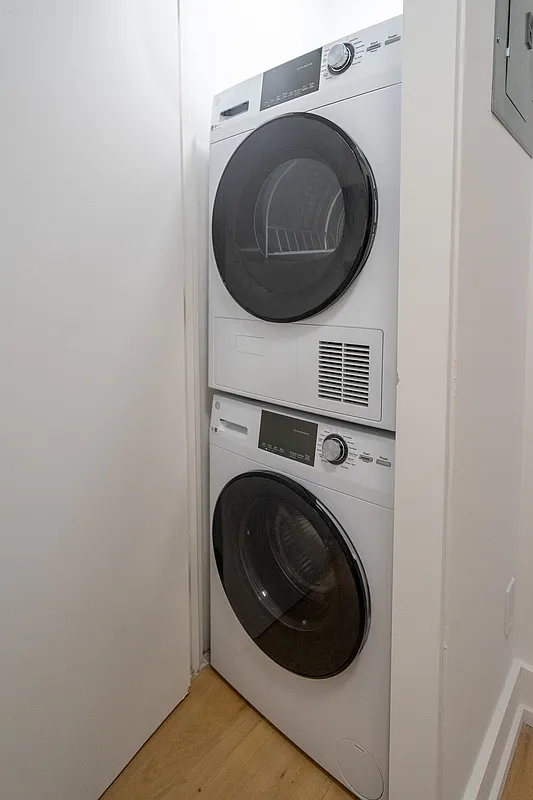 3111 Broadway #A - Photo 5 of 8