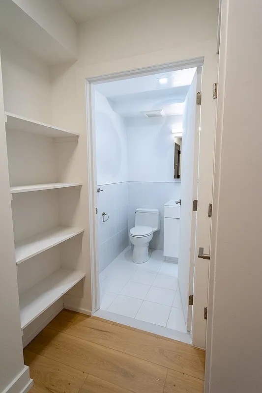 3111 Broadway #A - Photo 7 of 8