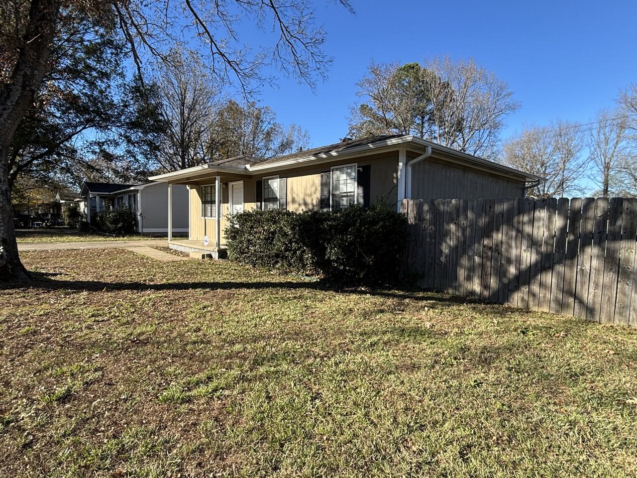 1908 Kelly Dr - Photo 2 of 21