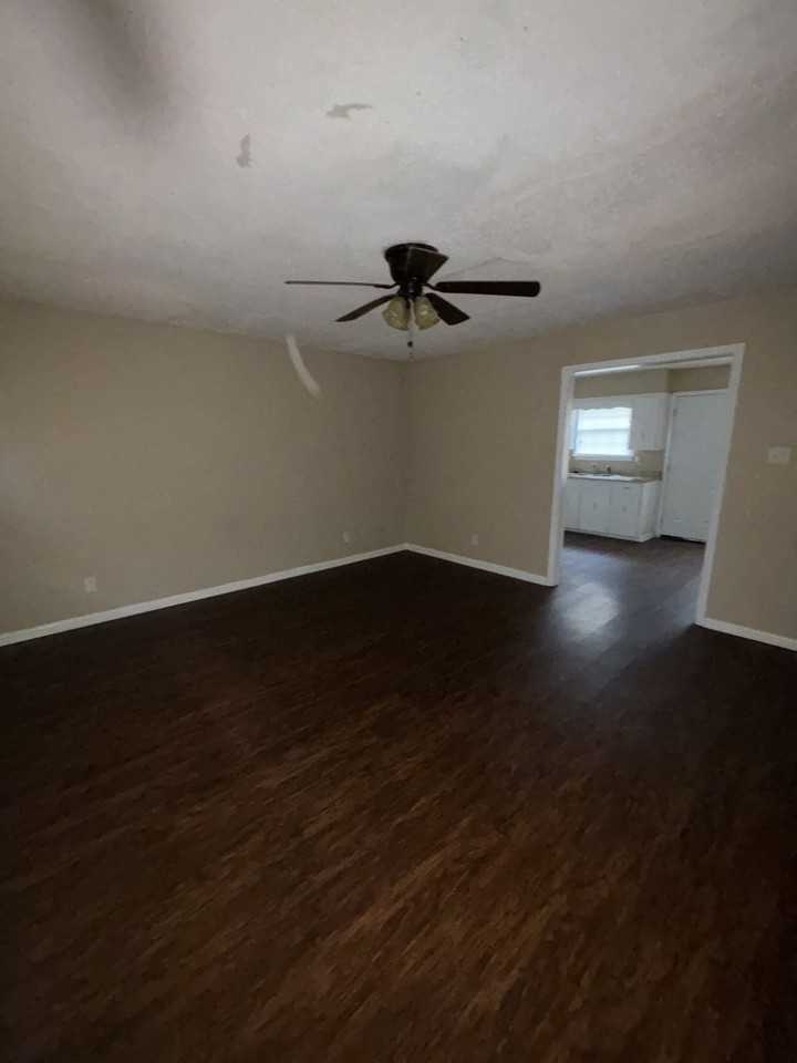 1908 Kelly Dr - Photo 3 of 21