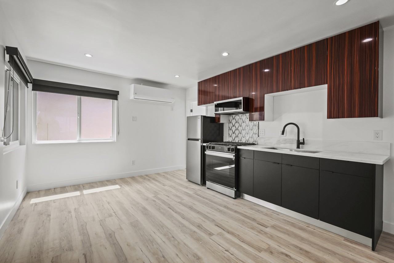 111 S Normandie Ave #6 - Photo 4 of 22