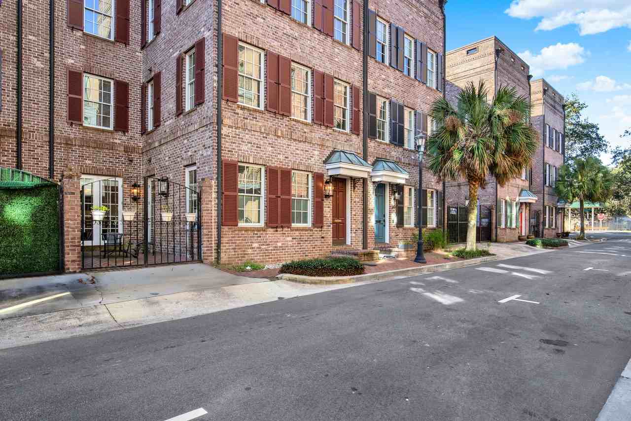 407 E Hull St #NA - Photo 3 of 39