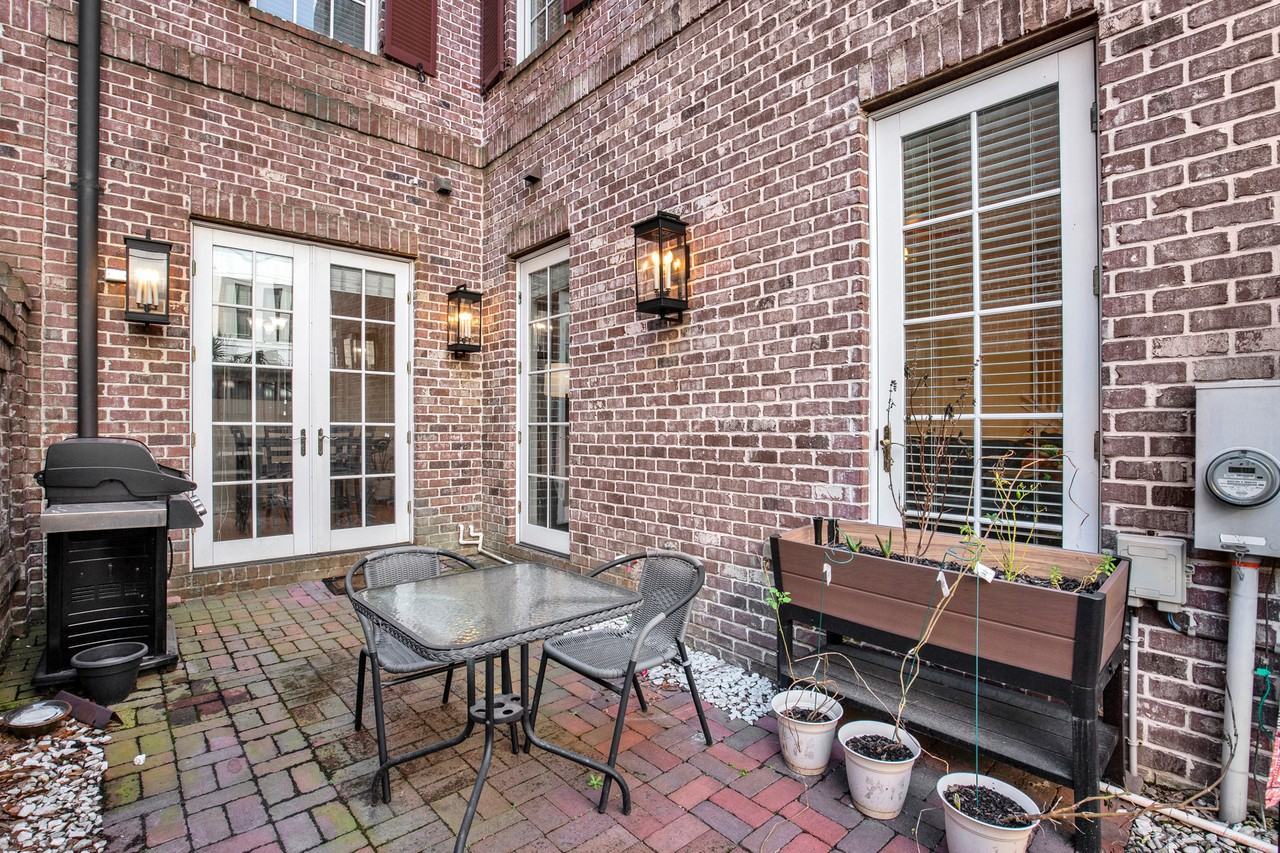 407 E Hull St #NA - Photo 5 of 39