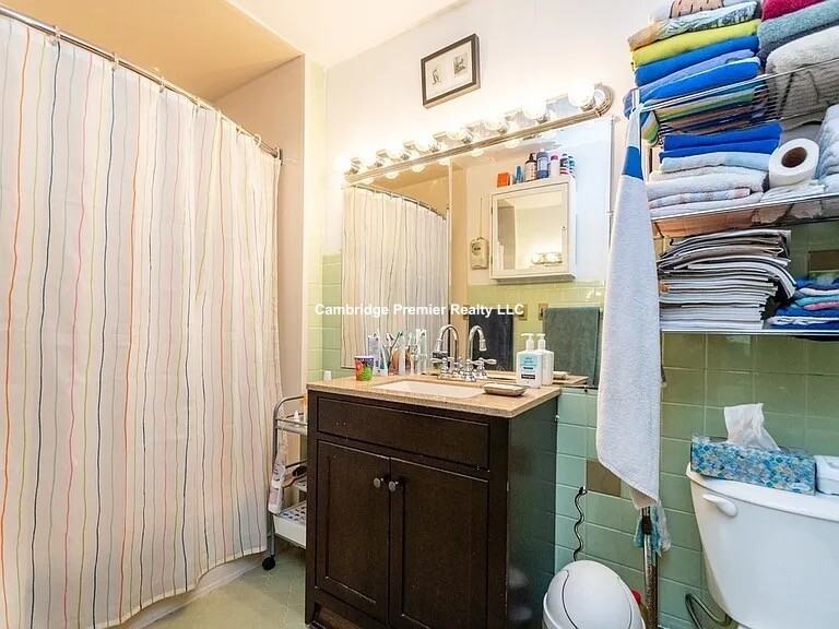 Belmont St #1L - Photo 7 of 7