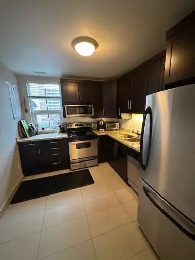 225 Main St W #1DEN - Photo 7 of 19