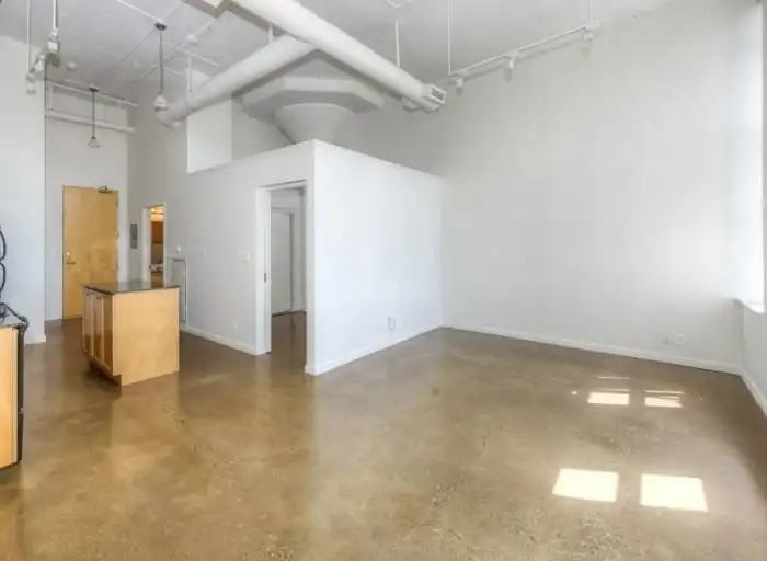 404 King St W #410 - Photo 6 of 8