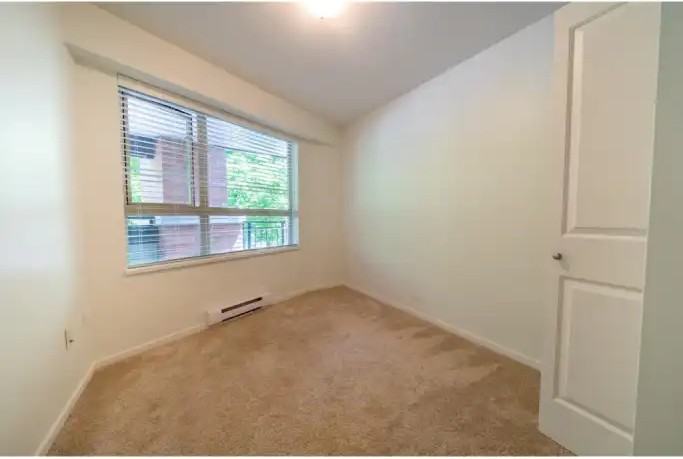 700 Klahanie Dr #211 - Photo 5 of 8