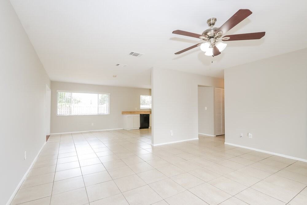 2138 Se Rich St - Photo 4 of 25