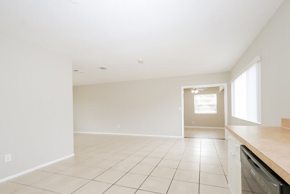 2138 Se Rich St - Photo 5 of 25