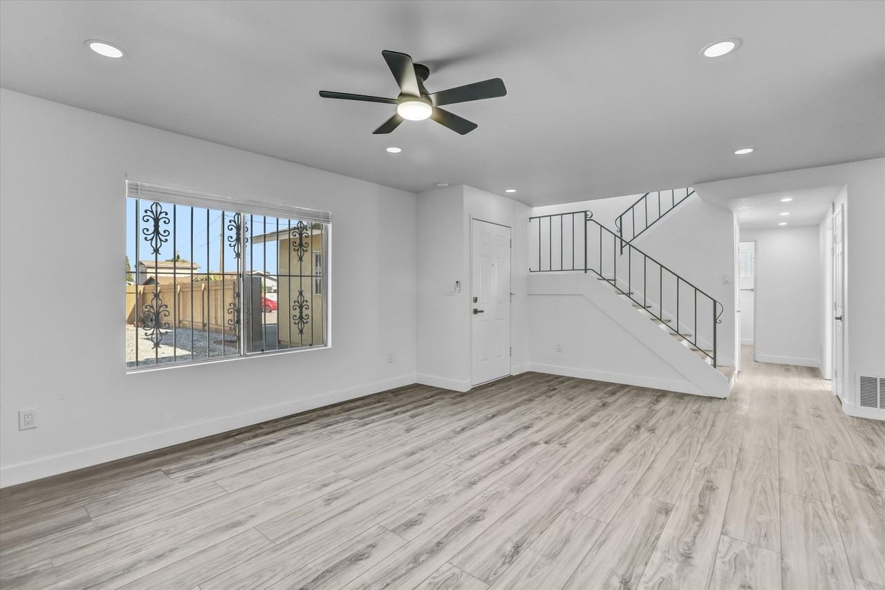 2040 E 5th St #1 - Photo 7 of 33