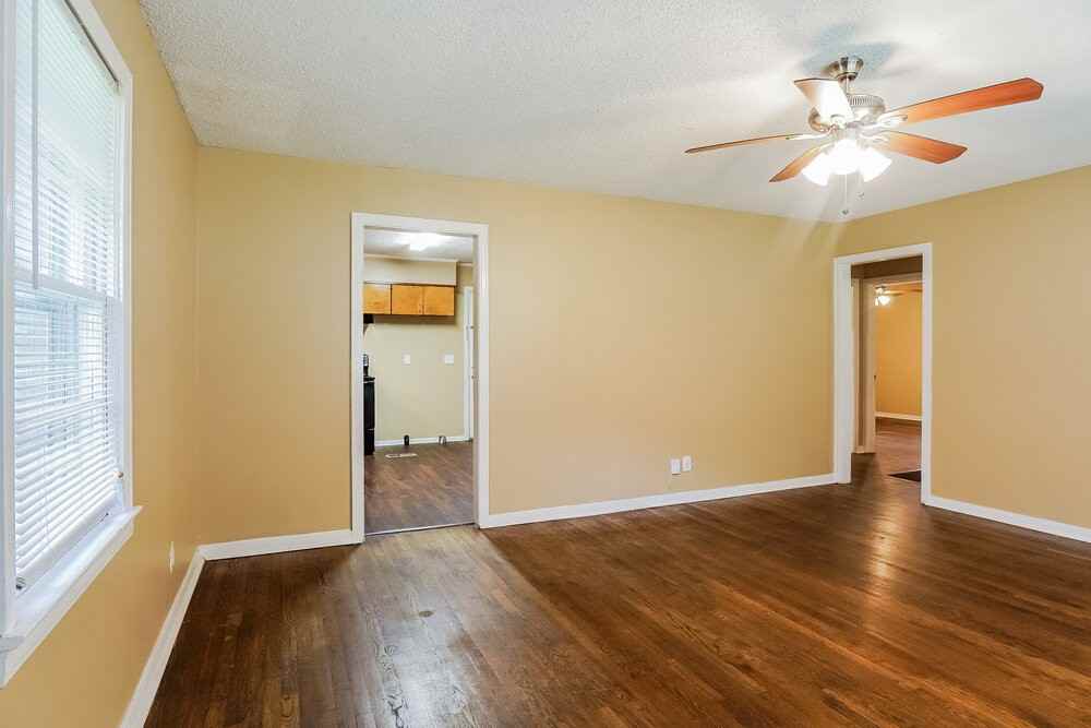 1221 27th Ave N - Photo 3 of 16