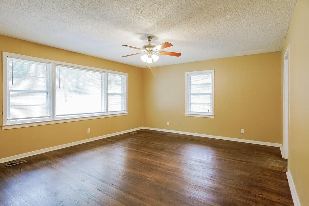 1221 27th Ave N - Photo 4 of 16