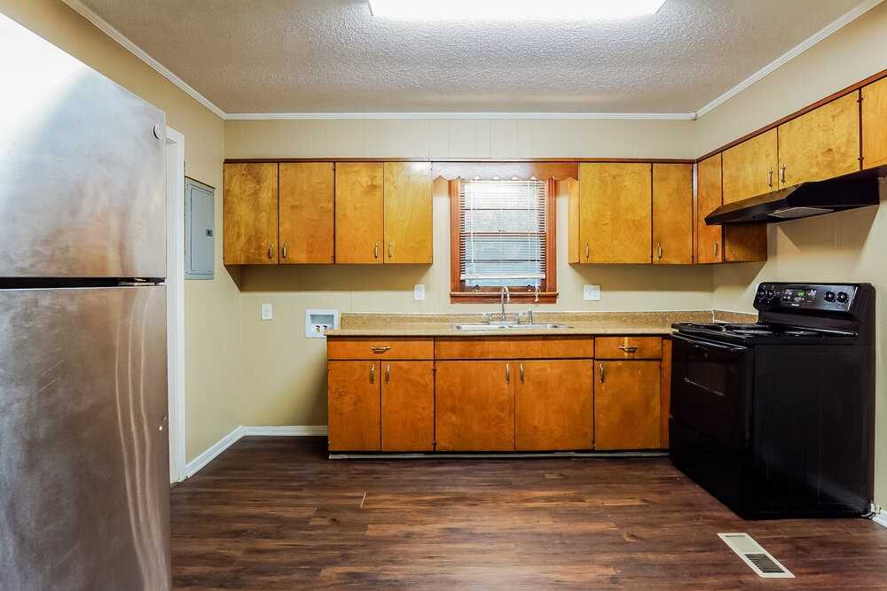 1221 27th Ave N - Photo 6 of 16