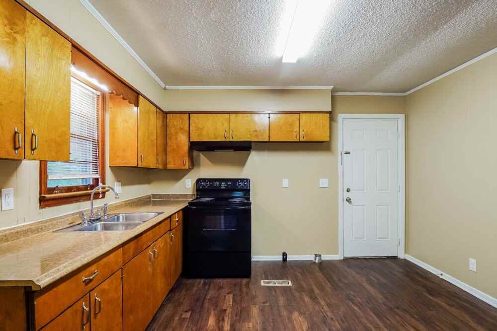 1221 27th Ave N - Photo 7 of 16