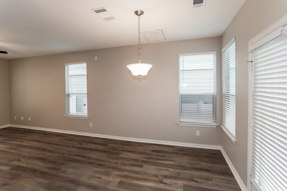 10200 Cedar Lake Dr - Photo 5 of 17