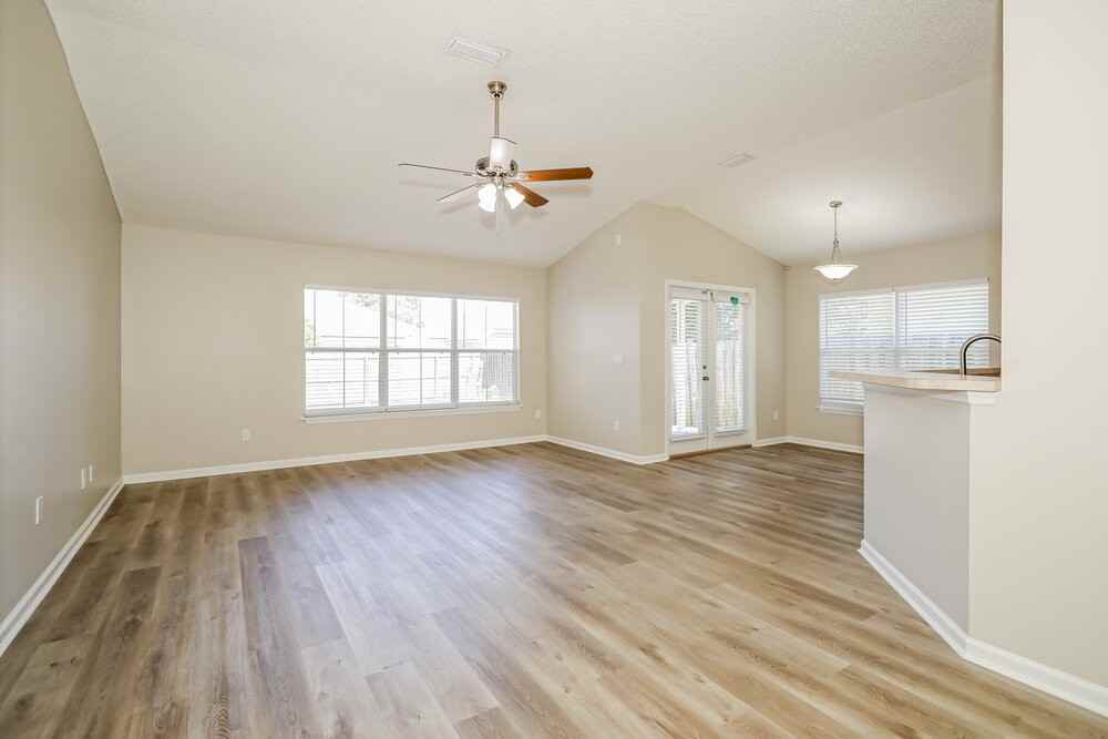 8211 Stelling Dr - Photo 6 of 16